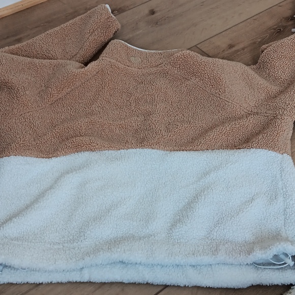 Tone it up sherpa pull over, large - Picture 6 of 7